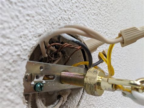 does a metal light fixture box need grounding|porcelain light fixture without ground.